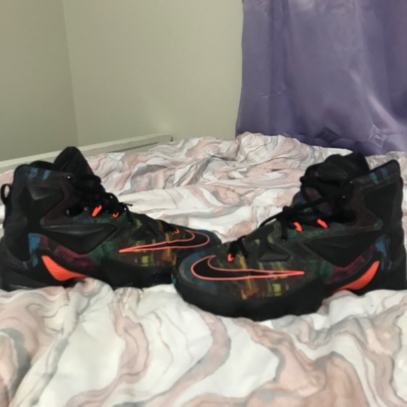 Lebron 13’ akronite - Picture 2 of 3